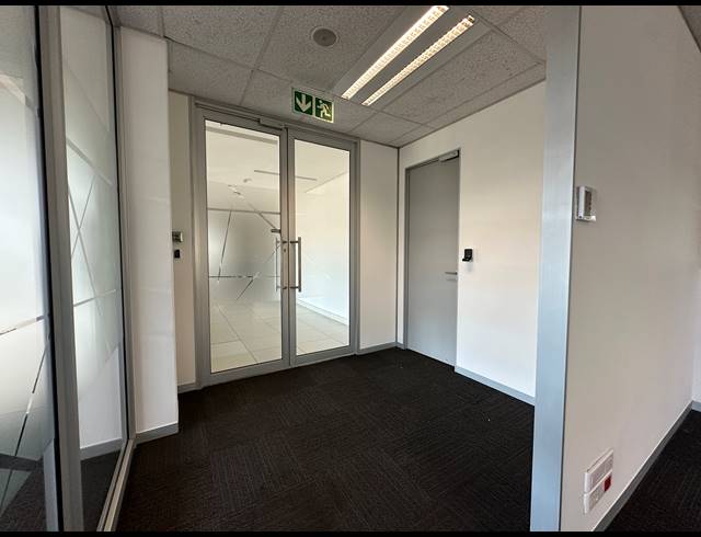 551M² OFFICE TO LET IN SANDTON CENTRAL